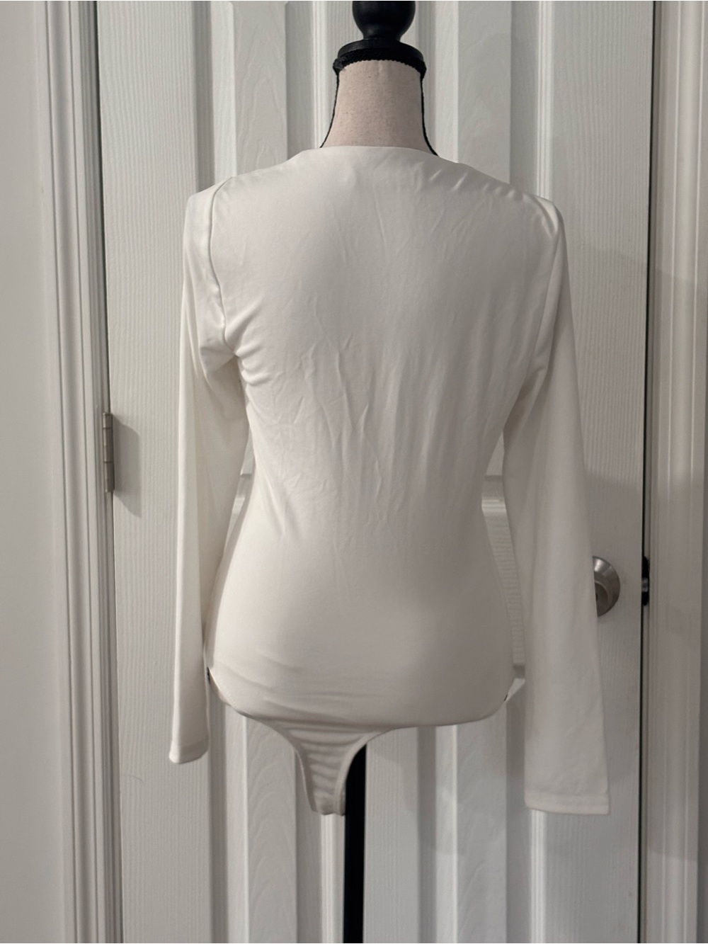 ⚪️Astr White Draped Bust Long-Sleeve Bodysuit - Picture 4 of 13